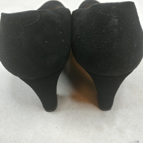 Silvia Fiorentina Womens Suede Rounded Toe. 2.5" H - Picture 2 of 8